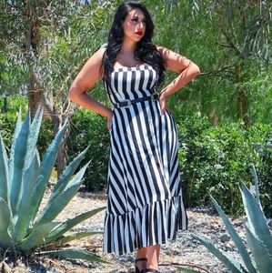 BNWT (but flawed) Collectif Black and White Striped Katrina Dress in a UK 18